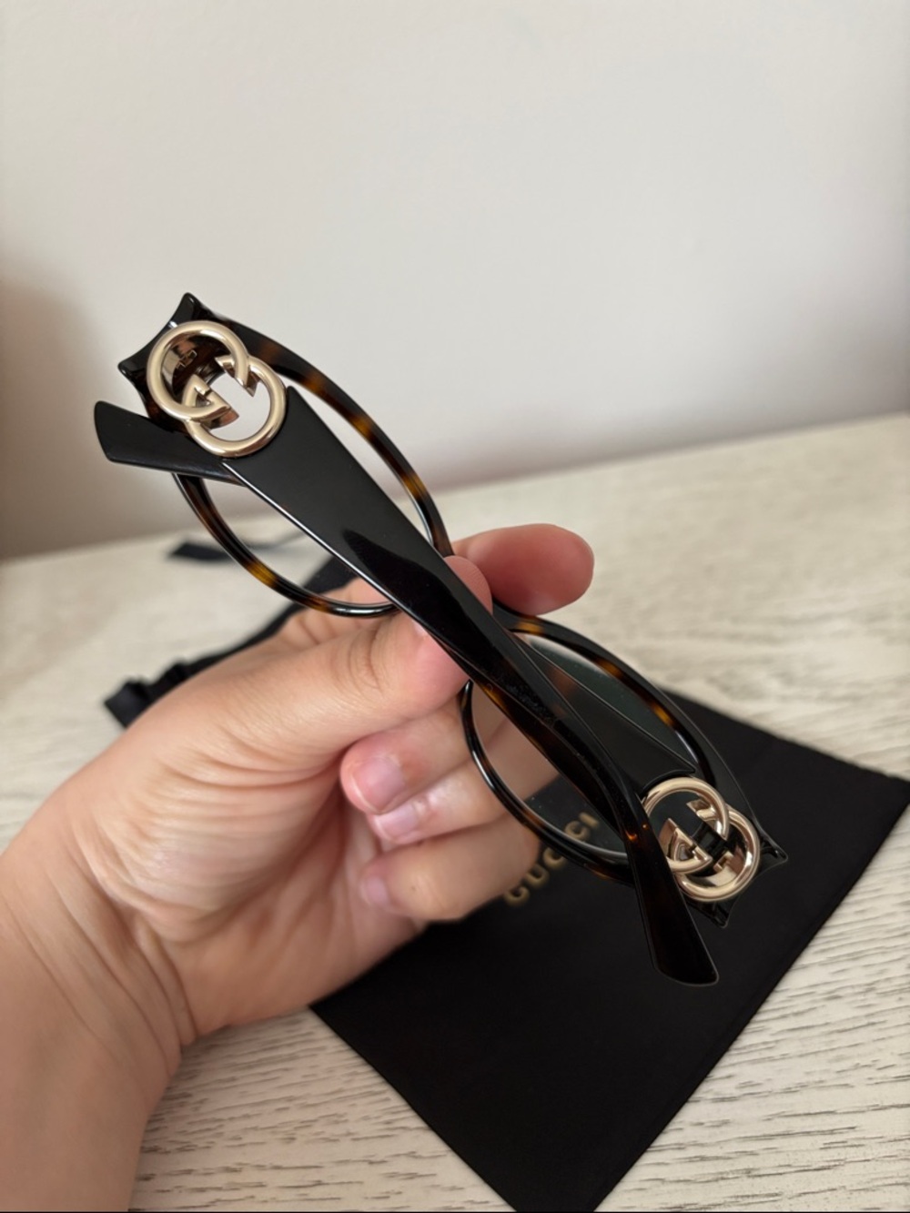 Gucci Women's Tortoiseshell Oval prescription glasses with Double G logo - Picture 3 of 4